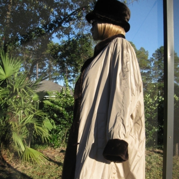 PLUSH VINTAGE SHEERED MINK FAUX FUR REVERSIBLE FULL LENGTH RAIN COAT SIZE MEDIUM - Picture 5 of 8